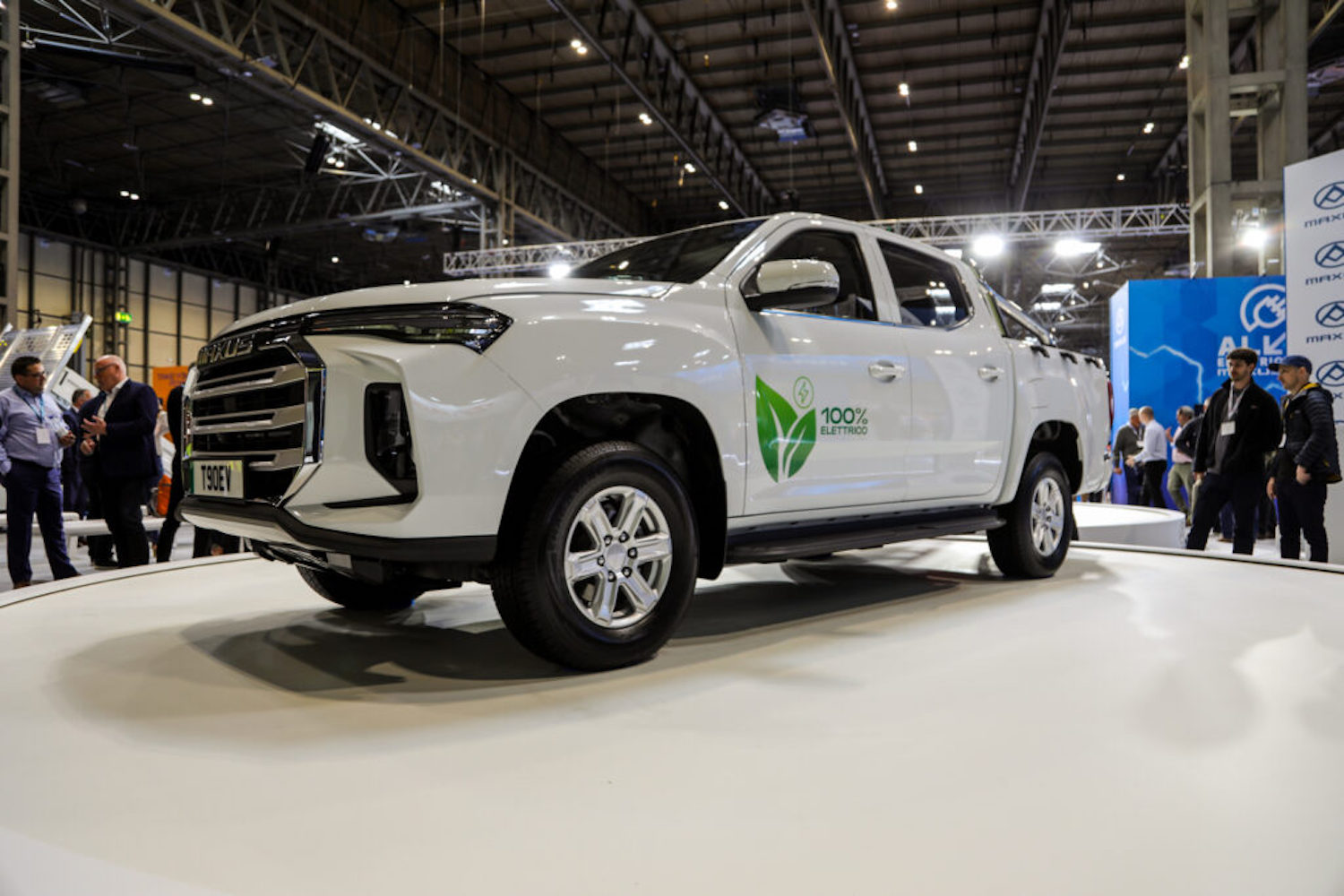 Van News | Maxus T90EV electric pick-up debuts | CompleteVan.ie