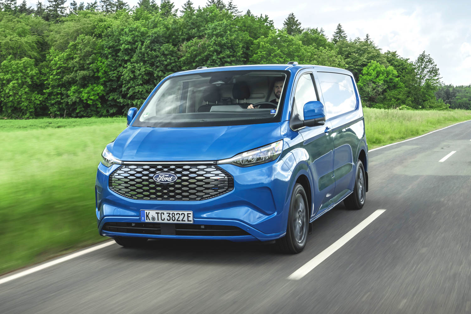 Van Reviews | Ford e-Transit Custom (2024) | CompleteVan.ie
